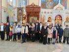 25.04.2026г.Священник проводит экскурсии для школьников в Казанский кафедральный собор.